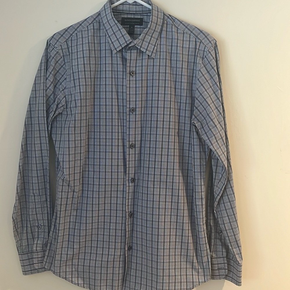 Banana Republic Dress Shirt, Non-Iron Tailored Slim Fit, Size M 15-15 1/2, 33-34